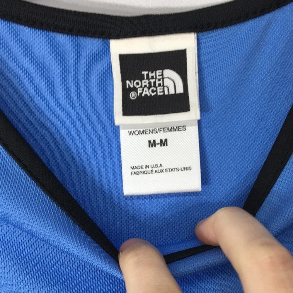 The North Face Women’s Blue Athletic Top Size M Like-NEW Condition - Picture 3 of 7